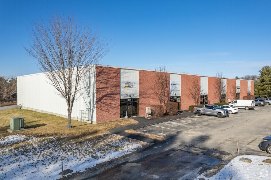 More Photos Of 460 Riverside St, Portland Light Distribution For Lease