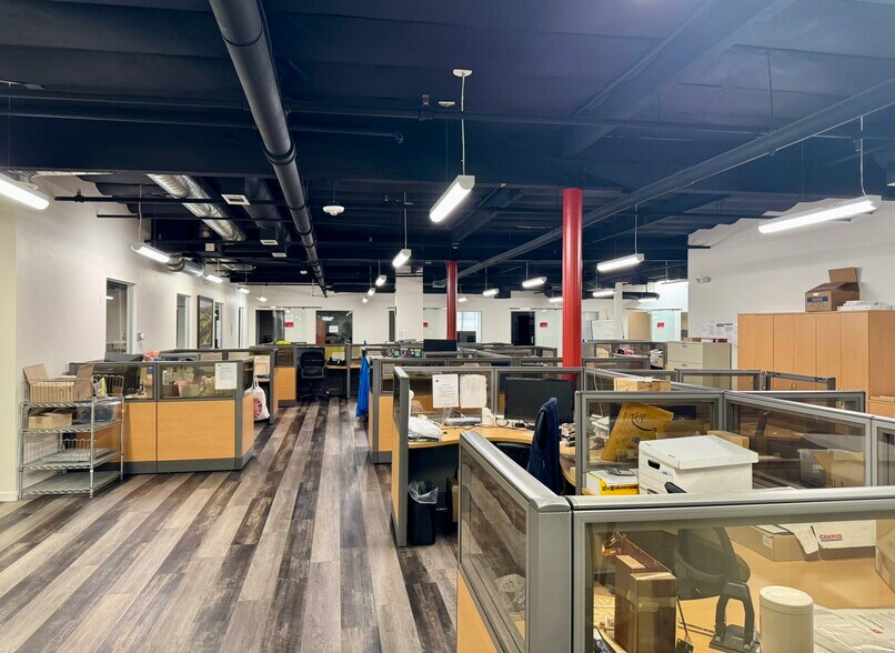 More Photos Of 17550 Gillette Ave, Irvine Manufacturing For Sale