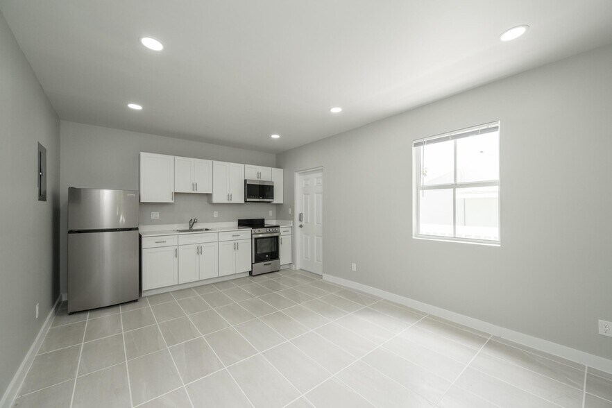 More Photos Of 818 Elizabeth St, Key West Apartments For Sale