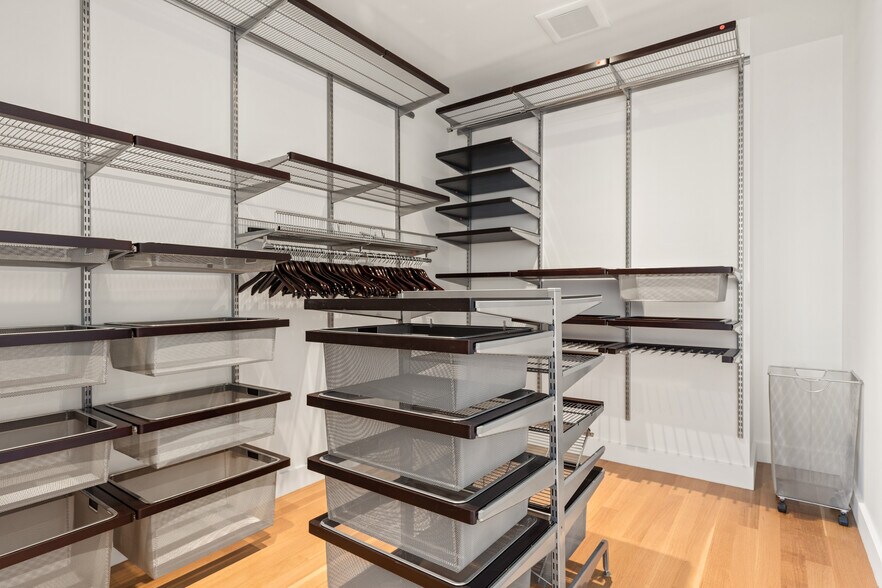 More Photos Of 1015 Abbot Kinney Blvd, Venice Office Residential For Sale