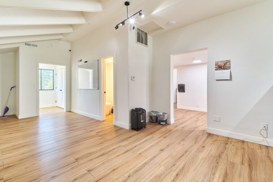 More Photos Of 586 Bonanza Trail, Big Bear Lake Office Residential For Sale