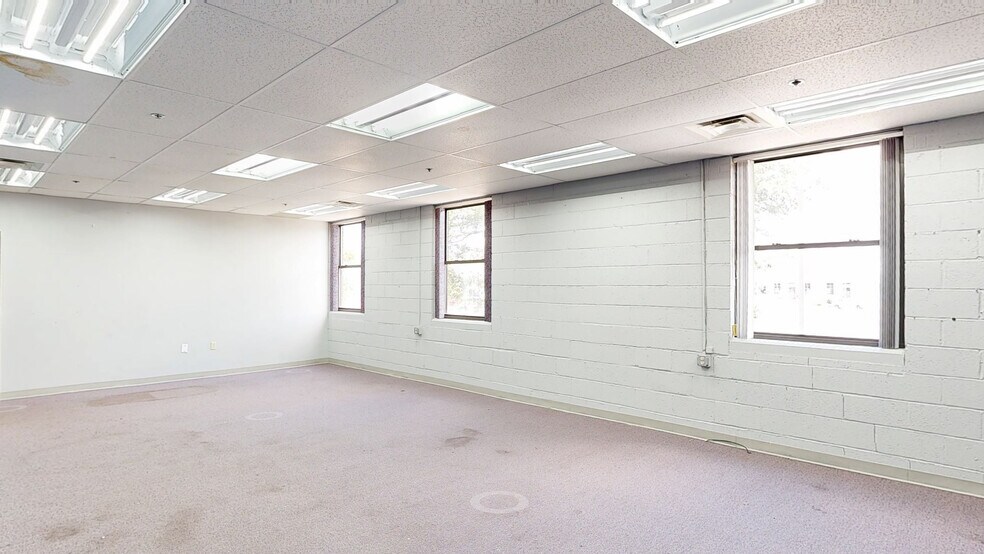 More Photos Of 600 S Poplar St, Hazleton Service For Sale