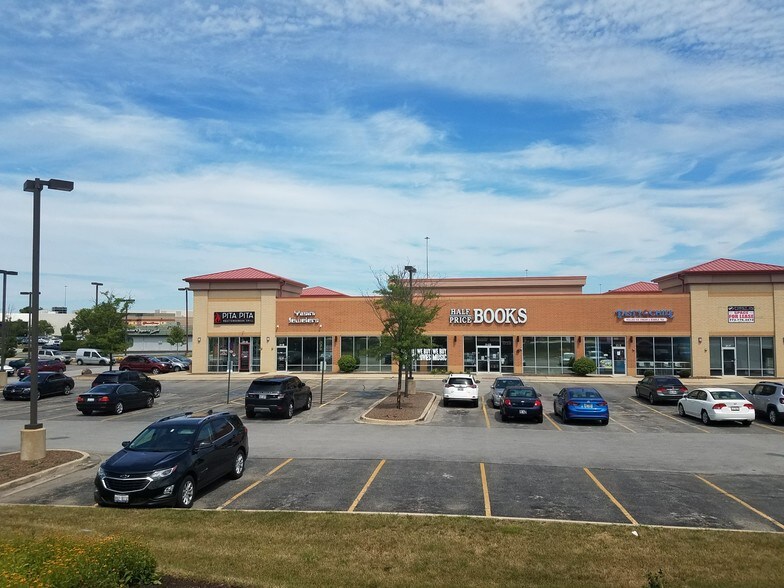 More Photos Of 31 Orland Square Dr, Orland Park Freestanding For Lease