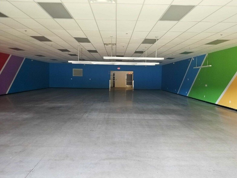 More Photos Of 71 Pullman St, Worcester Flex For Lease