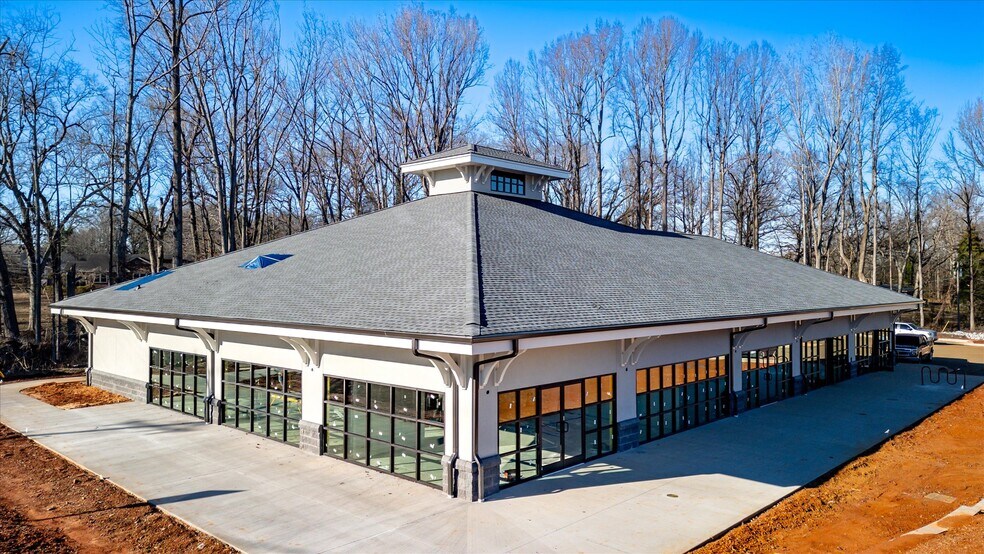 Primary Photo Of 1 Brookside Dr, Travelers Rest General Retail For Lease