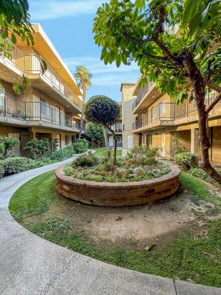 More Photos Of 2101 Vine St, Alhambra Apartments For Sale