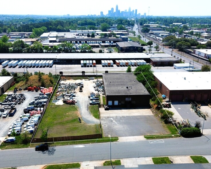 Primary Photo Of 1511 Ameron Dr, Charlotte Warehouse For Lease