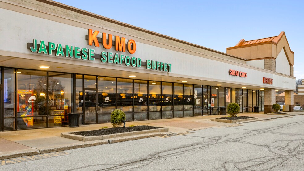 More Photos Of 1795 Snow Rd, Parma Unknown For Lease