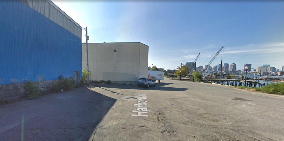 More Photos Of 276 Border St, Boston Freestanding For Sale