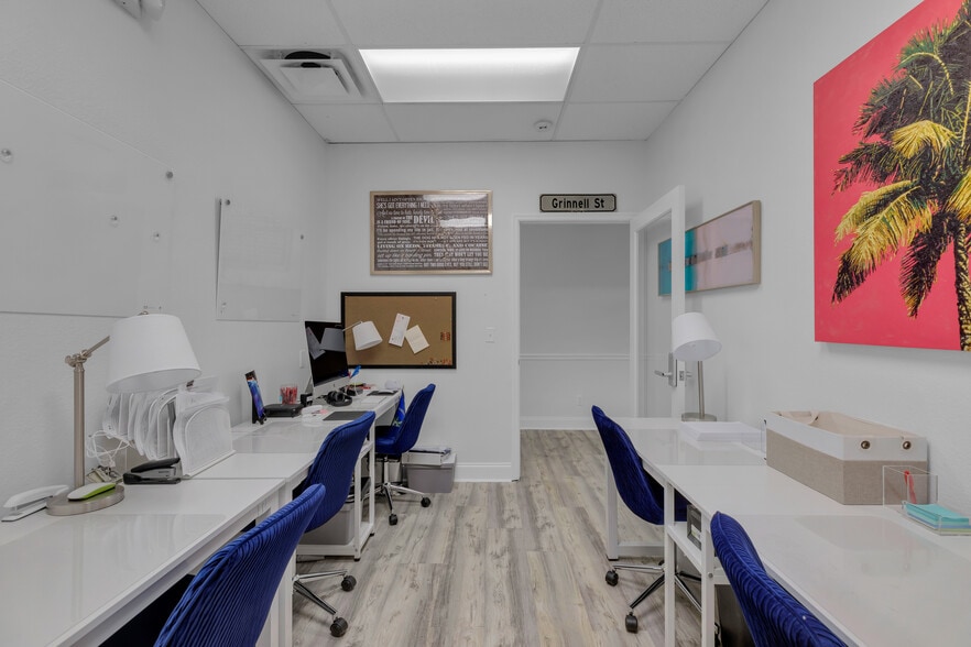 More Photos Of 3718 N Roosevelt Blvd, Key West Medical For Sale