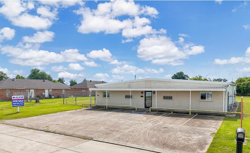 Primary Photo Of 822 Saadi St, Houma Flex For Sale