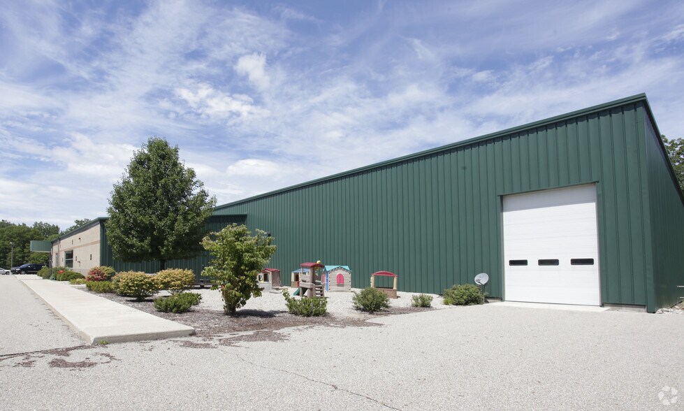 More Photos Of 2306 Camelot Ridge Ct SE, Grand Rapids Freestanding For Lease