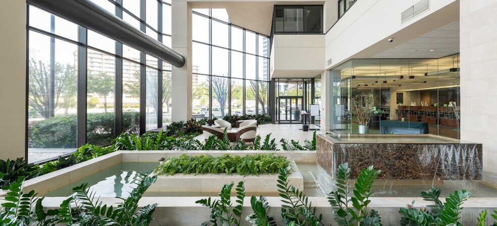 More Photos Of 1200 Riverplace Blvd, Jacksonville Office For Lease