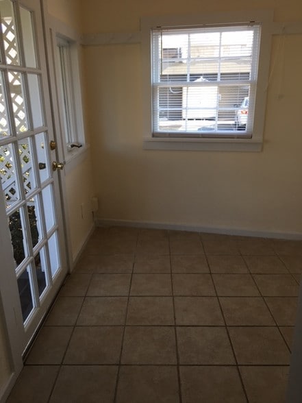 More Photos Of 1821 Cumberland Ave, Charlotte Medical For Lease
