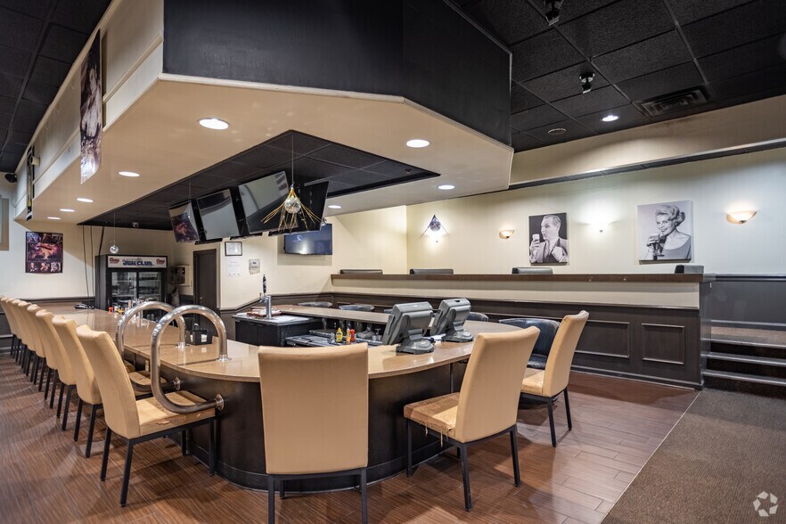 More Photos Of 3377 New Castle Rd, West Middlesex Hotel For Sale