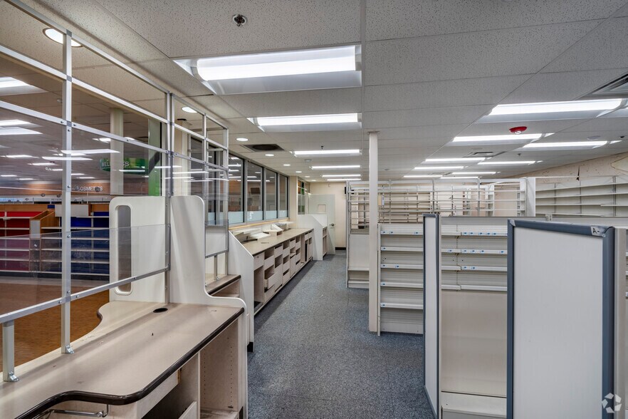 More Photos Of 1615 Main St, Susanville Drugstore For Lease