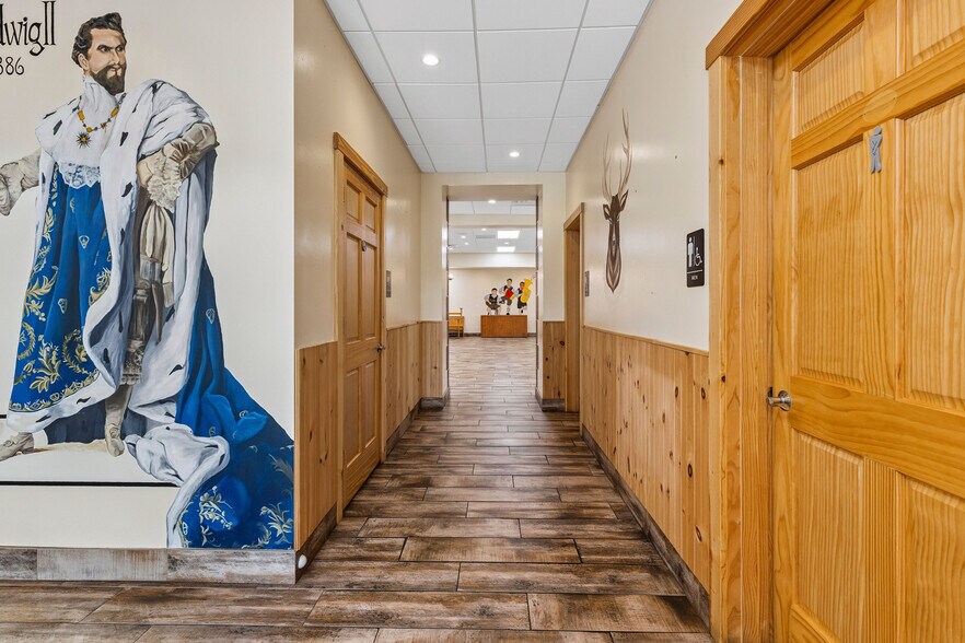 More Photos Of 102 N Rogers St, Aberdeen Restaurant For Sale