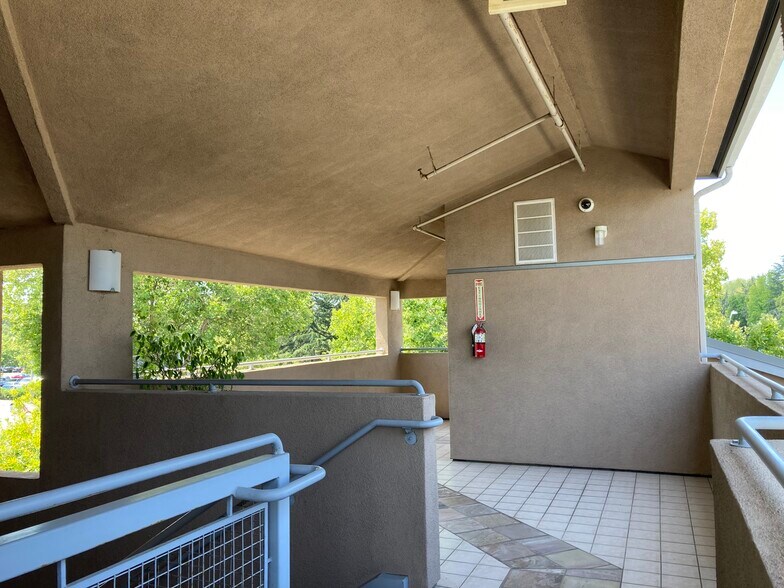 More Photos Of 3239 El Camino Real, Palo Alto Office For Lease