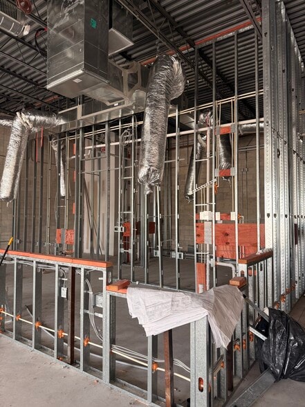 More Photos Of 5628 Circa Fishhawk Blvd, Lithia General Retail For Lease