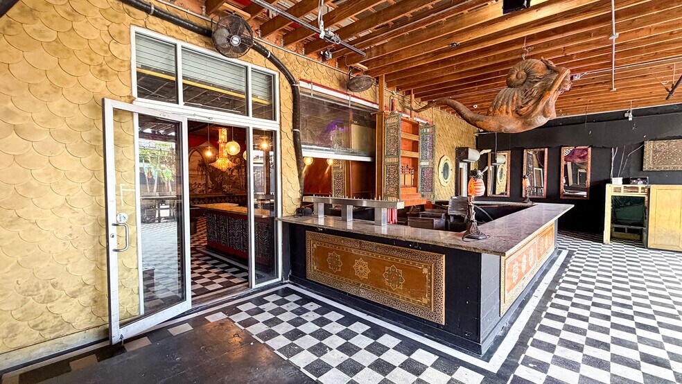 More Photos Of 165 NW 23rd St, Miami Restaurant For Lease
