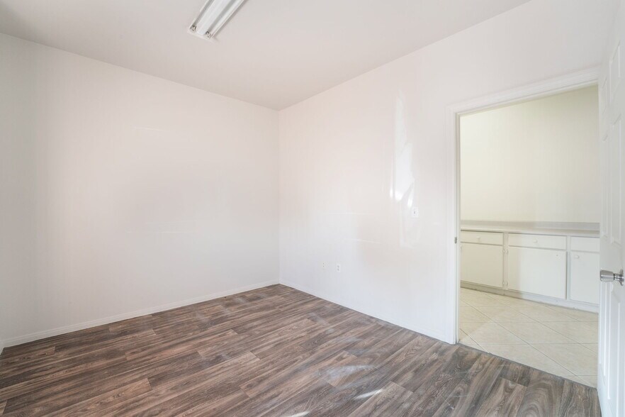 More Photos Of 4650 Judson Ave, Las Vegas Warehouse For Lease
