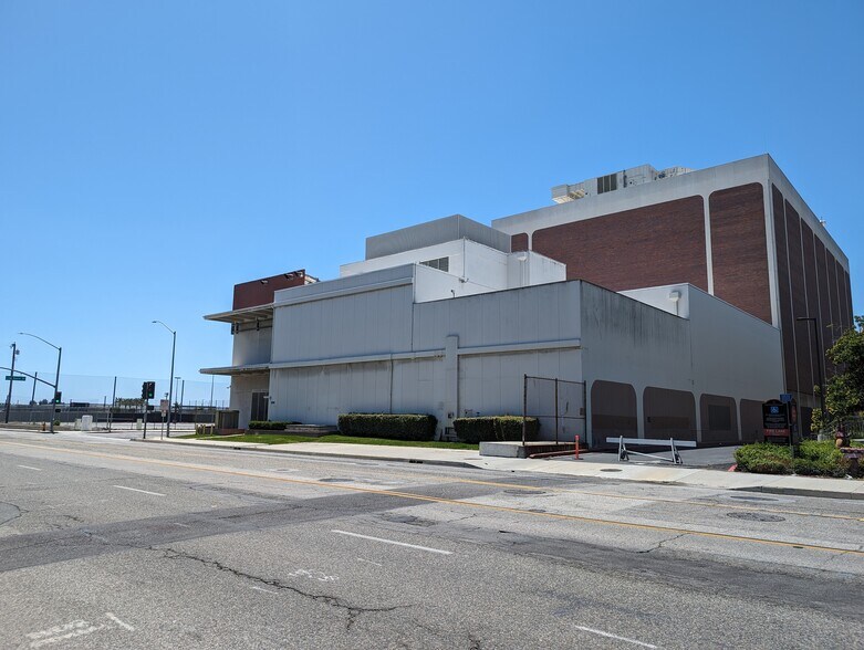 More Photos Of 3965 Clark Ave, Long Beach Office For Sale