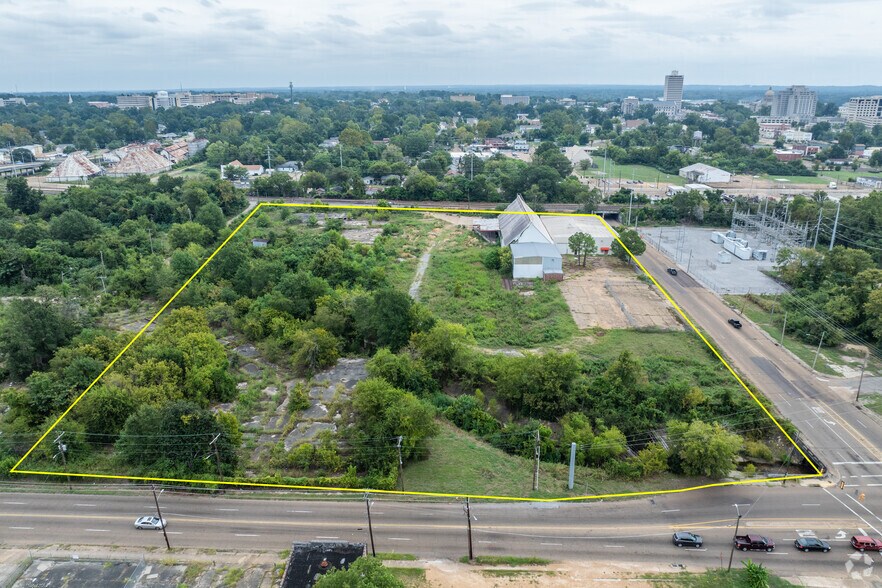 More Photos Of 300 W Monument St, Jackson Manufacturing For Sale