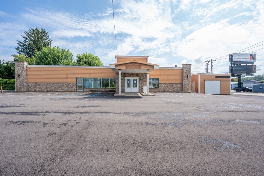 Primary Photo Of 2840 Ligonier St, Latrobe Office For Sale