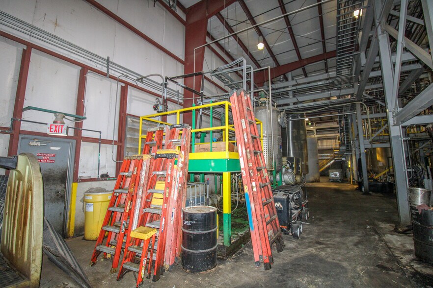 More Photos Of 5640 44th Ave S, Clinton Industrial For Sale
