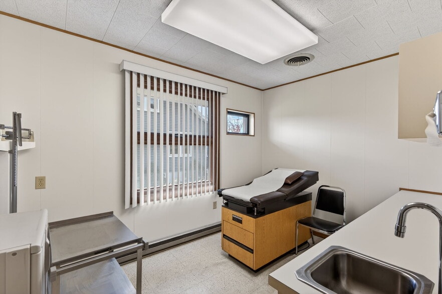 More Photos Of 6534 Sullivan Trl, Wind Gap Office For Sale