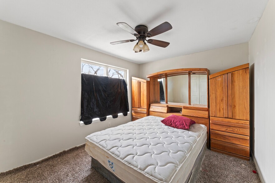 More Photos Of 814 SE Sunnyside School Rd, Blue Springs Warehouse For Sale