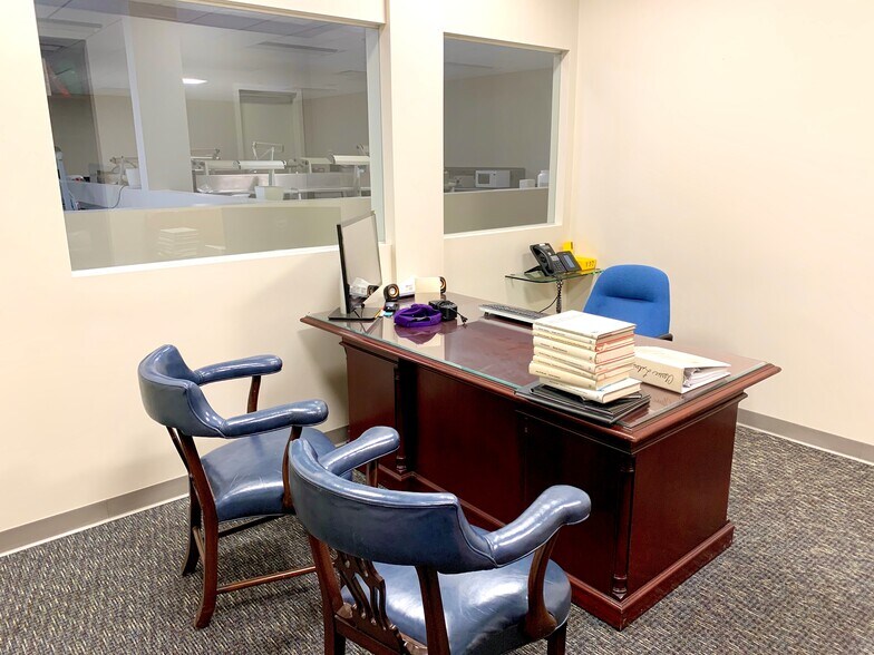 More Photos Of 370 Crossways Park Dr, Woodbury Distribution For Lease