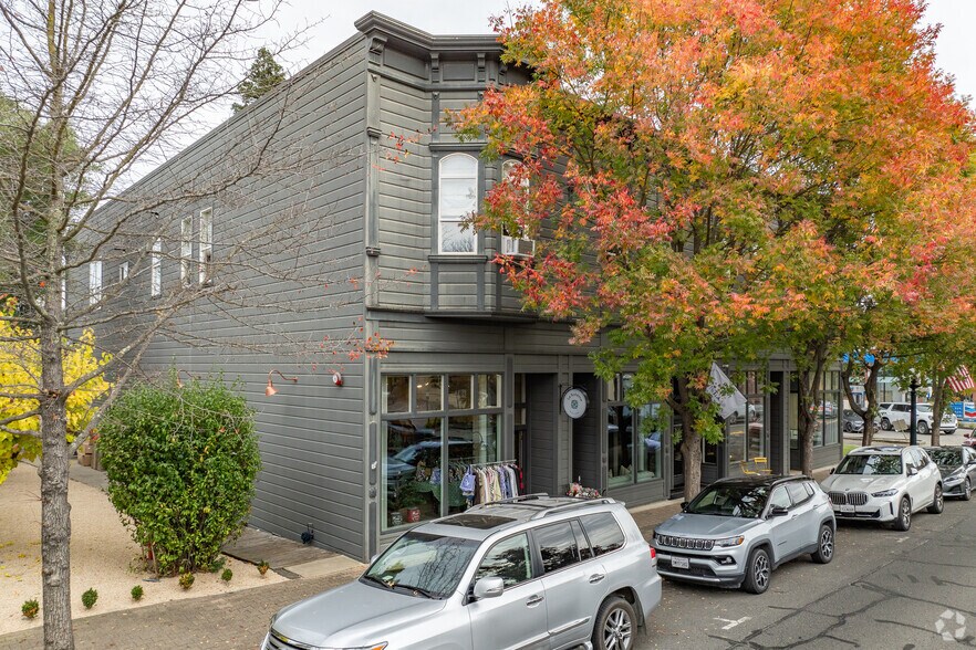 More Photos Of 1420-1428 Main St, Saint Helena Hotel For Sale