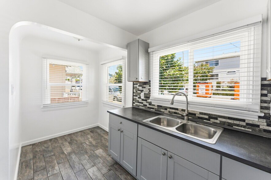 More Photos Of 1047 W 7th St, San Pedro Multifamily For Sale
