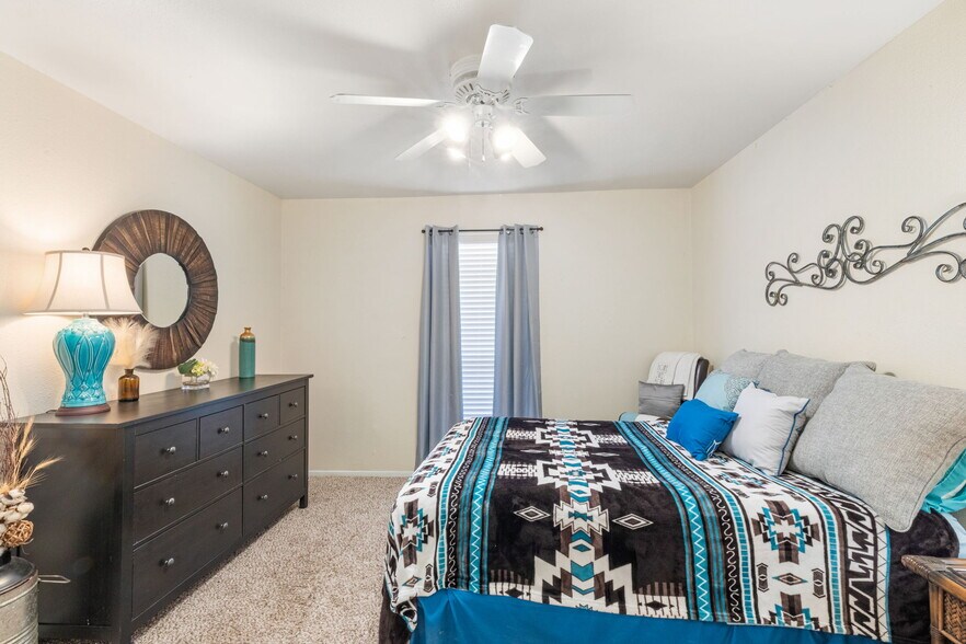 More Photos Of 2451 Lake Rd, Huntsville Apartments For Sale