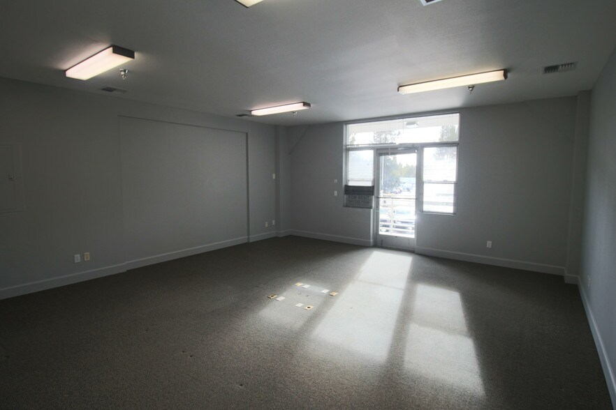 More Photos Of 56835 Venture Ln, Sunriver Office For Lease