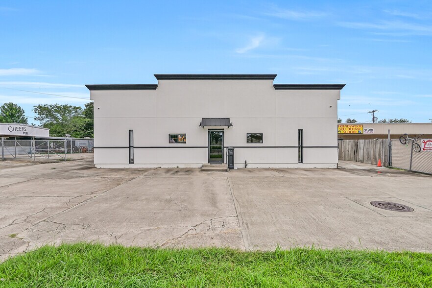 More Photos Of 512 N Friendswood Dr, Friendswood Office For Lease