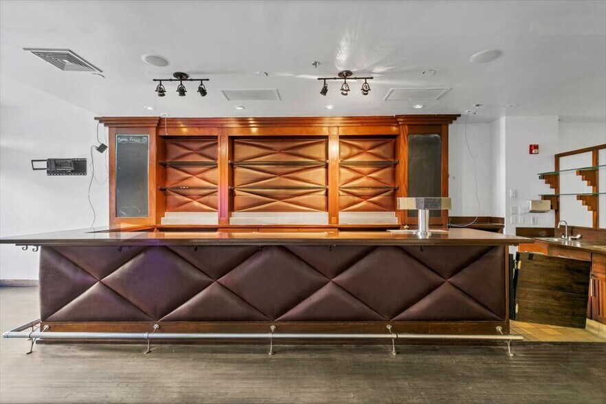 More Photos Of 99-101 Orange St, New Haven Storefront Retail Residential For Sale