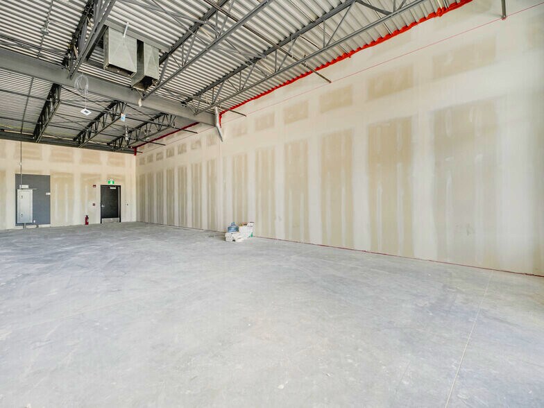 More Photos Of 5345 Edgemont Blvd NW, Edmonton General Retail For Lease