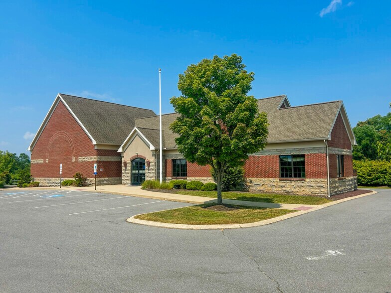 Primary Photo Of 122 Eagle Pt, Bellefonte General Retail For Lease