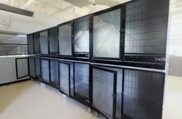 More Photos Of 8028 W Thunderbird Rd, Peoria Veterinarian Kennel For Lease