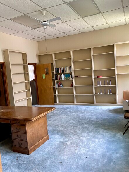 More Photos Of 212 N College Ave, Clarksville Religious Facility For Sale