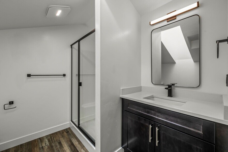 More Photos Of 1441-1461 NW 4th St, Redmond Apartments For Sale