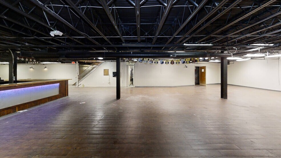 More Photos Of 546-566 Main St, Laconia Bar For Lease