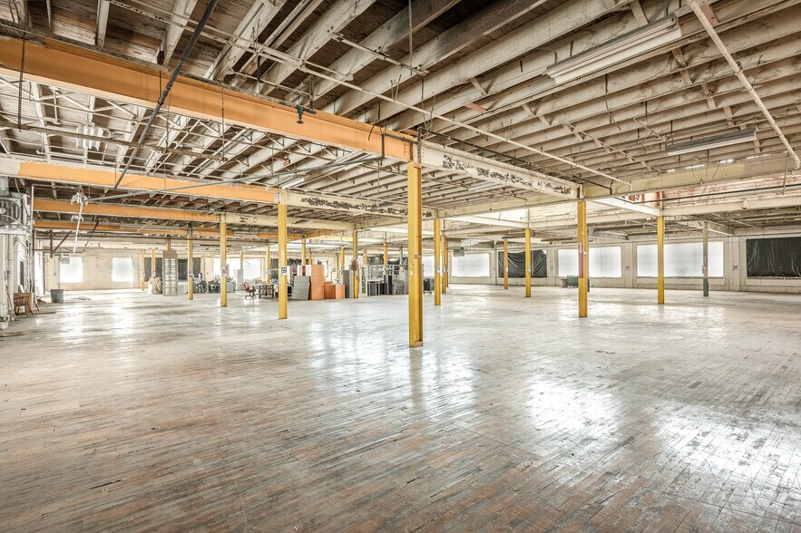More Photos Of 3110 Elm Ave, Baltimore Warehouse For Sale