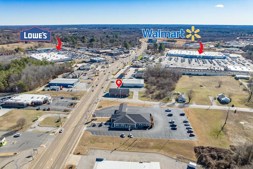 More Photos Of 1102 Mineral Wells Ave, Paris Office For Sale