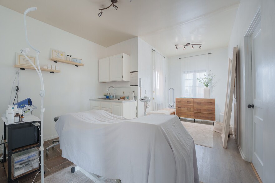 More Photos Of 158 Central Ave, Salinas Office Residential For Sale