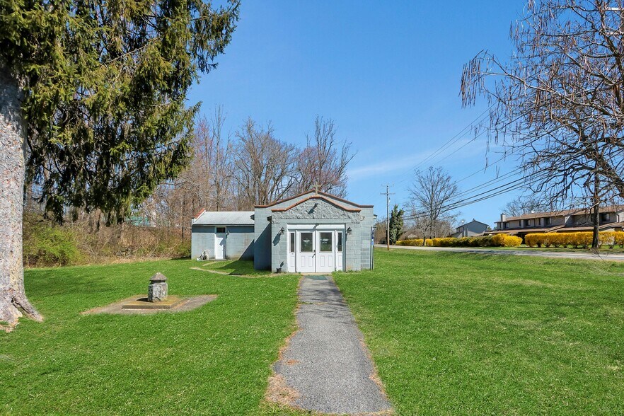 More Photos Of 37 Old Route 9W, New Windsor Township Specialty For Sale