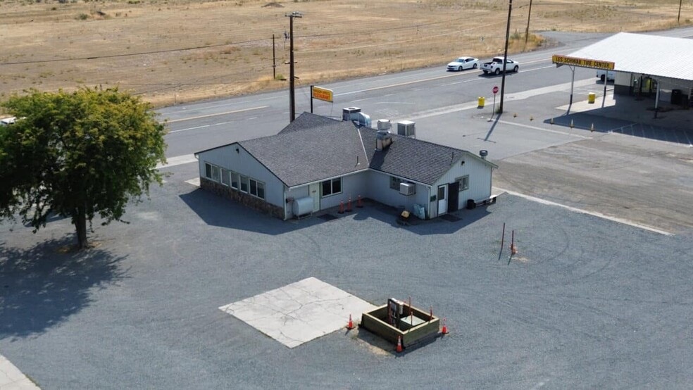 More Photos Of 308 W 12th St, Alturas Hotel For Sale