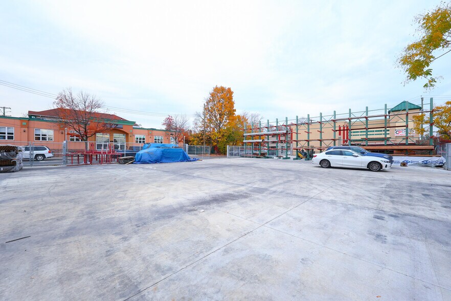 More Photos Of 1525 Hylan Blvd, Staten Island General Retail For Sale